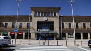 ¿Sabe usted que entrar con una cámara en la estación de Ourense parece más difícil que asaltar un banco?