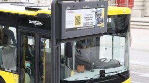 ¿Sabe usted que es más fácil encontrar vida extraterrestre que ver llegar un bus a su hora en Ourense?