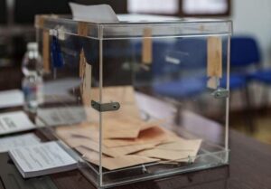 La burocracia deja a los ourensanos de la “ley de nietos” en un limbo electoral