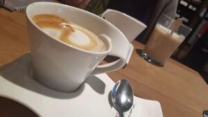 El café más barato de la provincia se toma en Ourense y puede salir gratis una vez al año