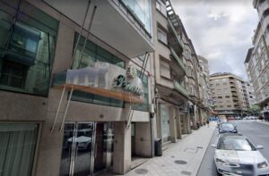 Se lleva la televisión, sábanas, toallas y dos almohadas de un hotel de cuatro estrellas de Ourense