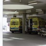 Herido un trabajador que cayó de la plataforma de un camión en Ourense