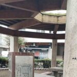 ¿Sabe usted que en Ourense han inventado una pérgola para refugiarse de la lluvia… salvo de la que cae del cielo?
