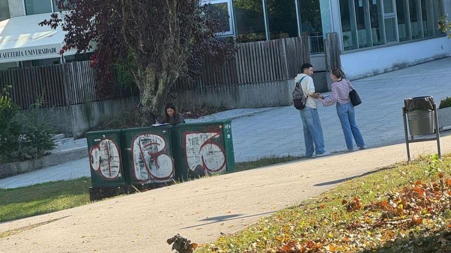¿Sabe usted que las elecciones generales también se dejan ver por el campus de Ourense?