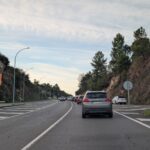 Choque entre dos coches en la entrada de Ourense por la N-525