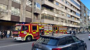 Alerta en Ourense por un incendio en un piso de Nosa Señora da Saínza