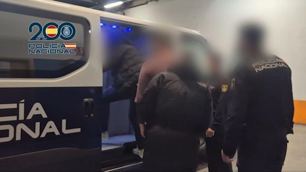 Cae una banda que estafaba con joyas falsas en comercios de compraventa de oro de Ourense