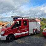 Una posible quema no autorizada provoca un incendio forestal junto a las viviendas en Sobrado do Bispo