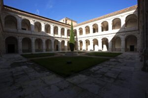 Una constructora ourensana restaurará las cubiertas de los claustros de Bulas y Martínez del monasterio de Nuestra Señora de Prado