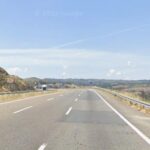 Sufre una indisposición y tiene un accidente al salirse de la autovía A-52 en Albarellos